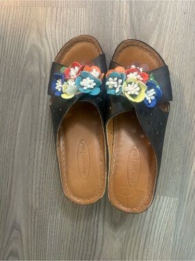NWOT Sheridan Mia Black Floral Slide Sandals with Multicolor Flowers
